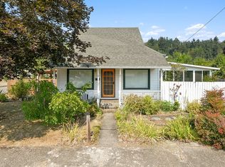 1044 Birch Ave, Cottage Grove, OR 97424