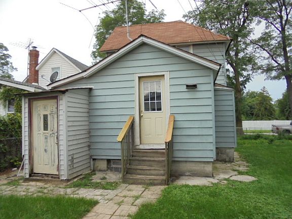 2nd image of 15725 Finch Ave