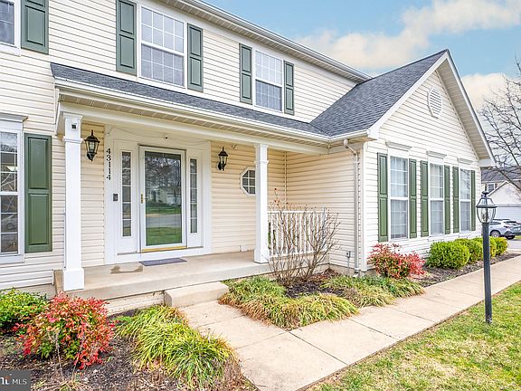 5th image of 43114 Llewellyn Ct