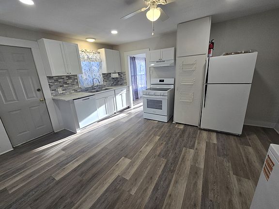 5th image of 307 S Avenue D