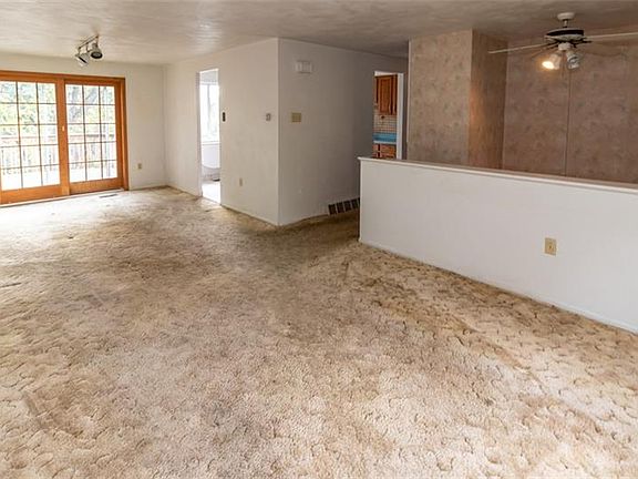 3rd image of 24 Laurel Valley Ct