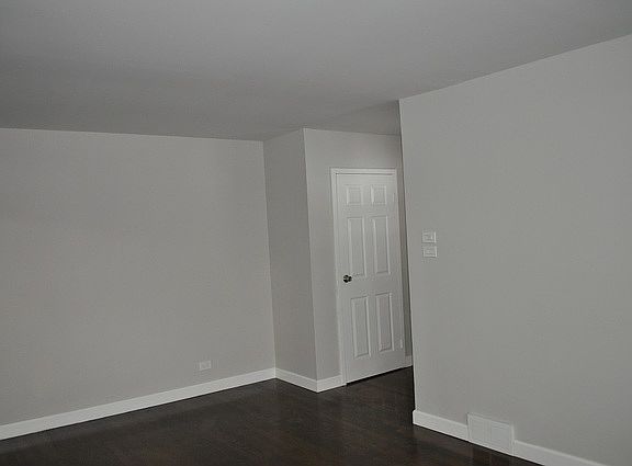 4th image of 15147 Woodlawn Ave