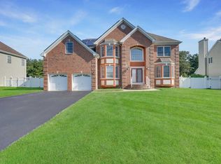 10 Palamino Dr, Jackson, NJ 08527