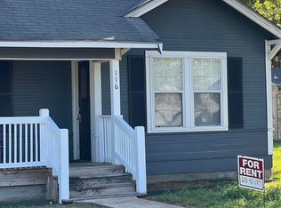 116 S Carroll St, Poth, TX 78147
