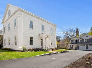 64 Pleasant St #A, Marblehead, MA 01945