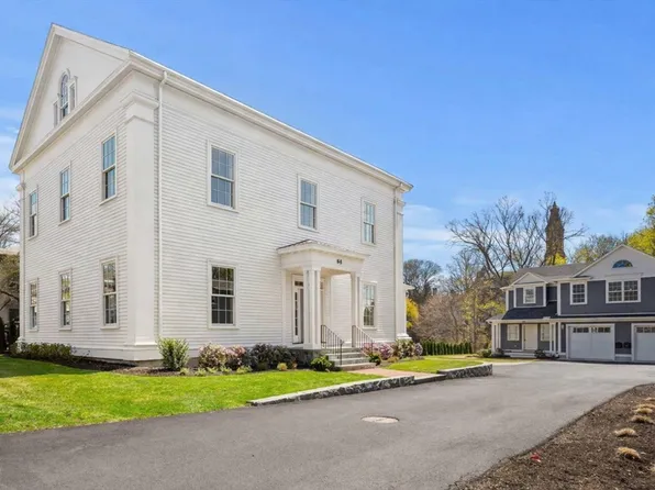 64 Pleasant St #A, Marblehead, MA 01945