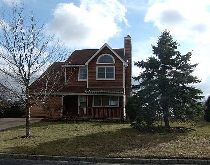 1st image of 9 Farmstead Ln