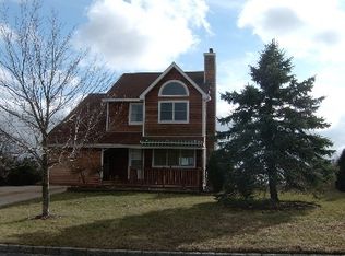 9 Farmstead Ln, Water Mill, NY 11976