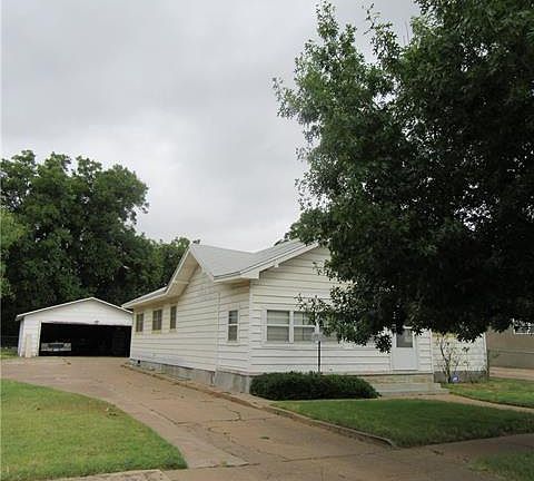 3rd image of 1274 Jeanette St