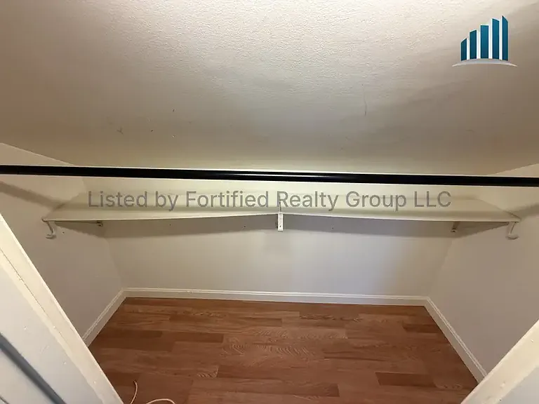 550 Maple St #3F — Photo 9