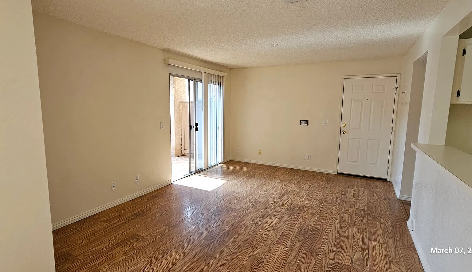 Las Palmas Down Stairs Condo in Gated Community — Photo 3