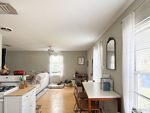 5th image of 1703 Margaret St #B