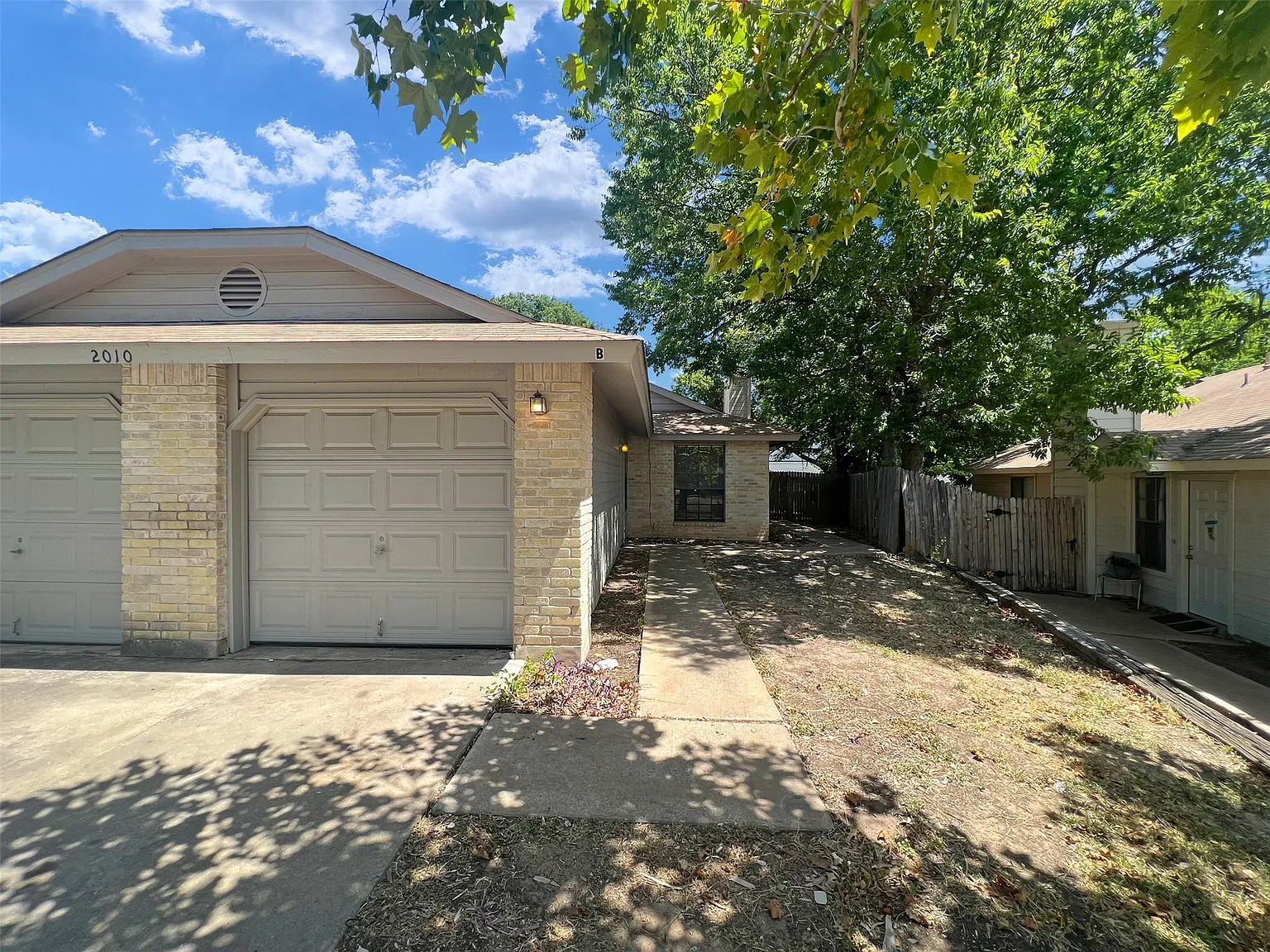 3 bed, 2.0 bath, 950 sqft, $1,395 — Photo 1