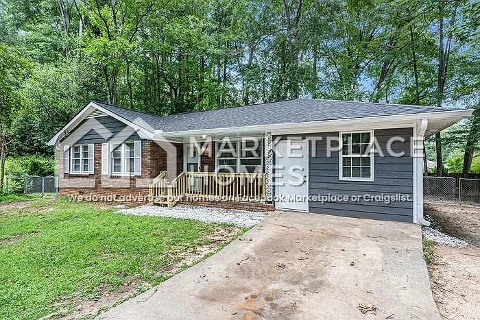 3 bed, 1.5 bath, 1062 sqft, $1,545 — Photo 2