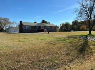 264 Lagrange Ave, Kilmarnock, VA 22482