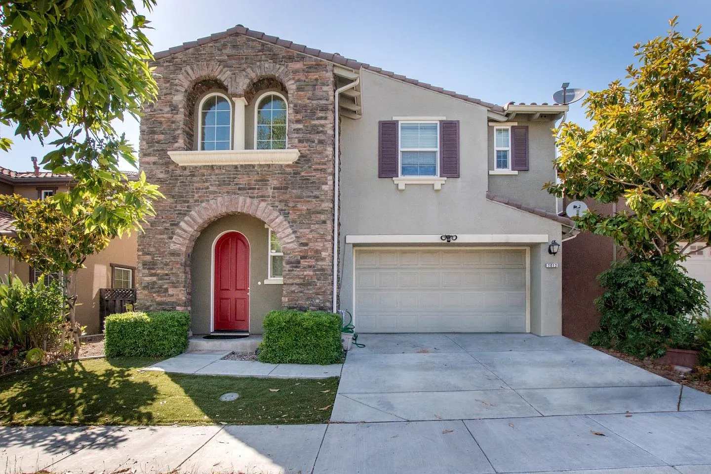 7012 Goldenspur Loop photo 1