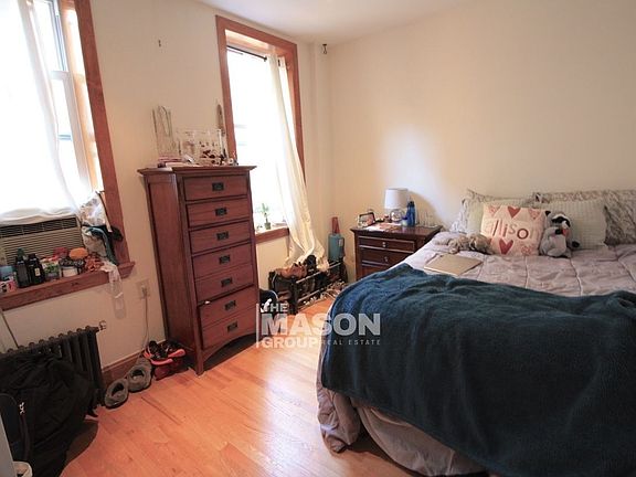 2nd image of 200 W 93rd St APT 5A