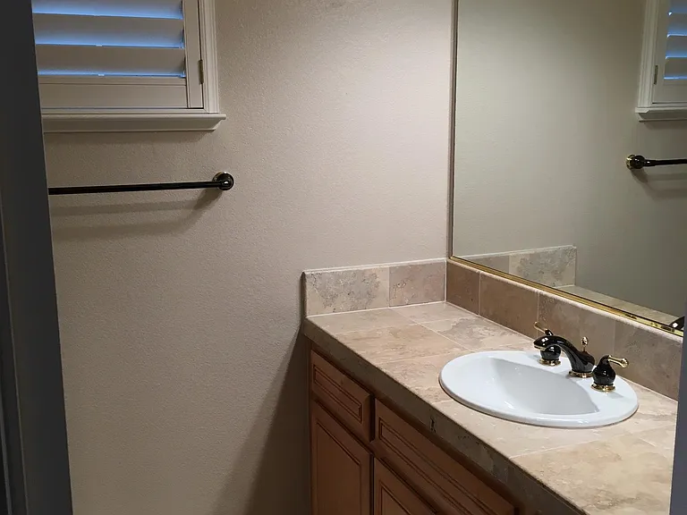 Casita Bath Pic #1
