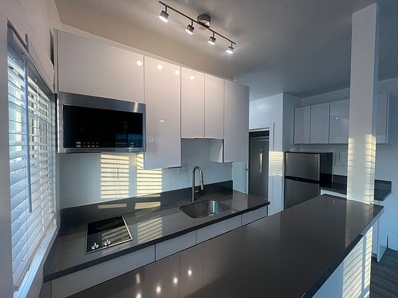 4th image of 906 Pacific Ave #644