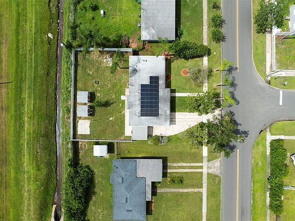 3rd image of 2122 Colton Dr