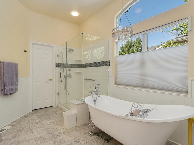 3160 Stevens Cir N — Photo 15