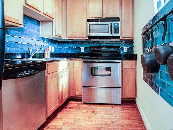 4th image of 5677 Waterman Blvd APT 32