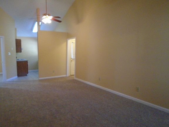 2nd image of 603 Idlewood Ln APT A