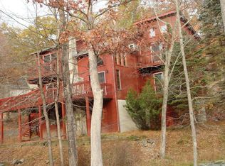 708 Dundee Rd, Bushkill, PA 18324