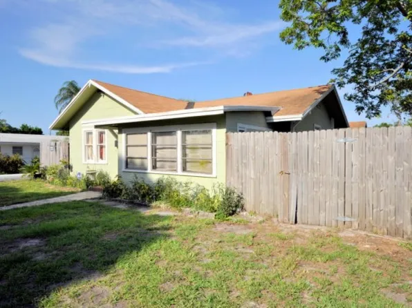 1002 S B St, Lake Worth, FL 33460