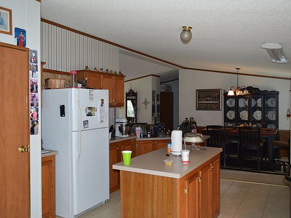 3rd image of 168 E Pinckney St