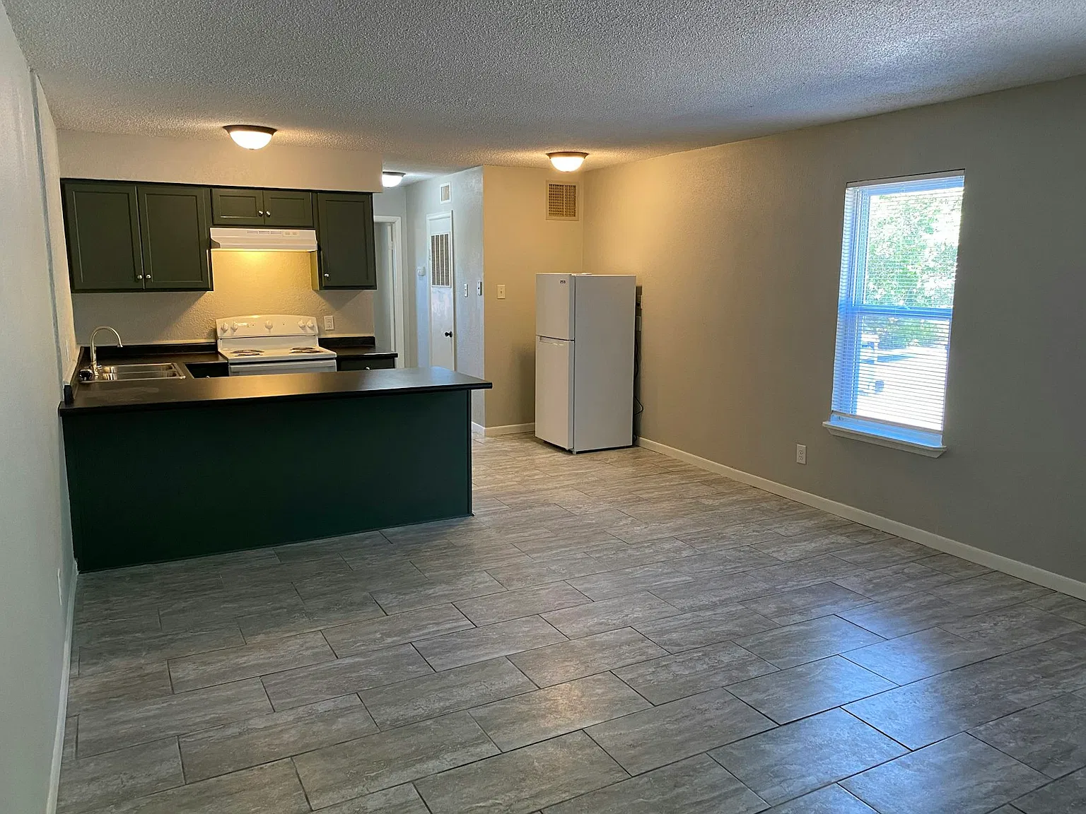 2900 South 14th Street, Unit 1 — Photo 4