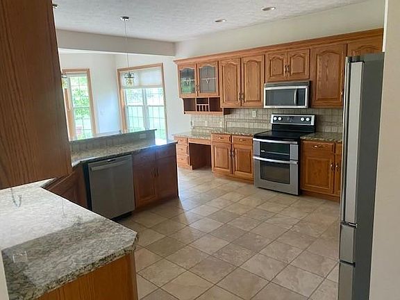 5th image of 3906 Mink St