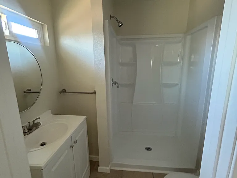 16527-16529 Vine St #1 — Photo 7