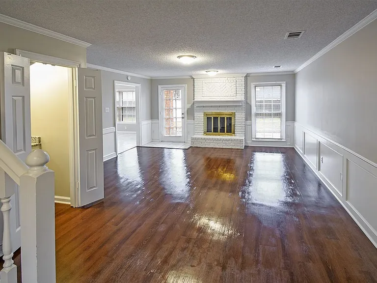7298 Ashley Oaks Dr — Photo 3