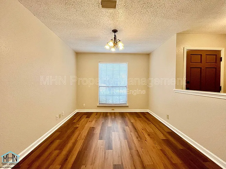 1627 Firwick Dr — Photo 5