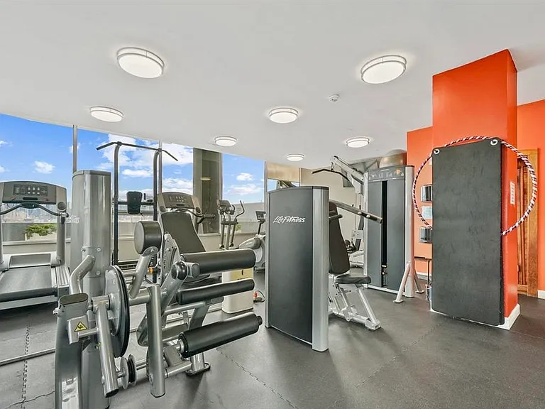 6050 Boulevard East #5E — Photo 21