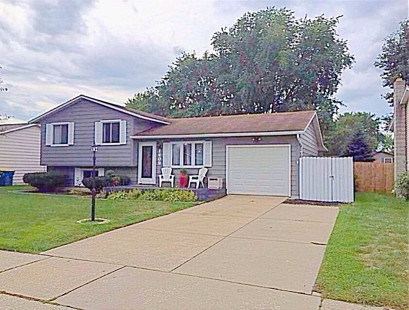 1st image of 1409 Quincy Dr