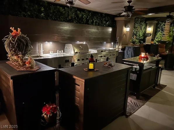 8175 Arville St #210, Las Vegas, NV 89139