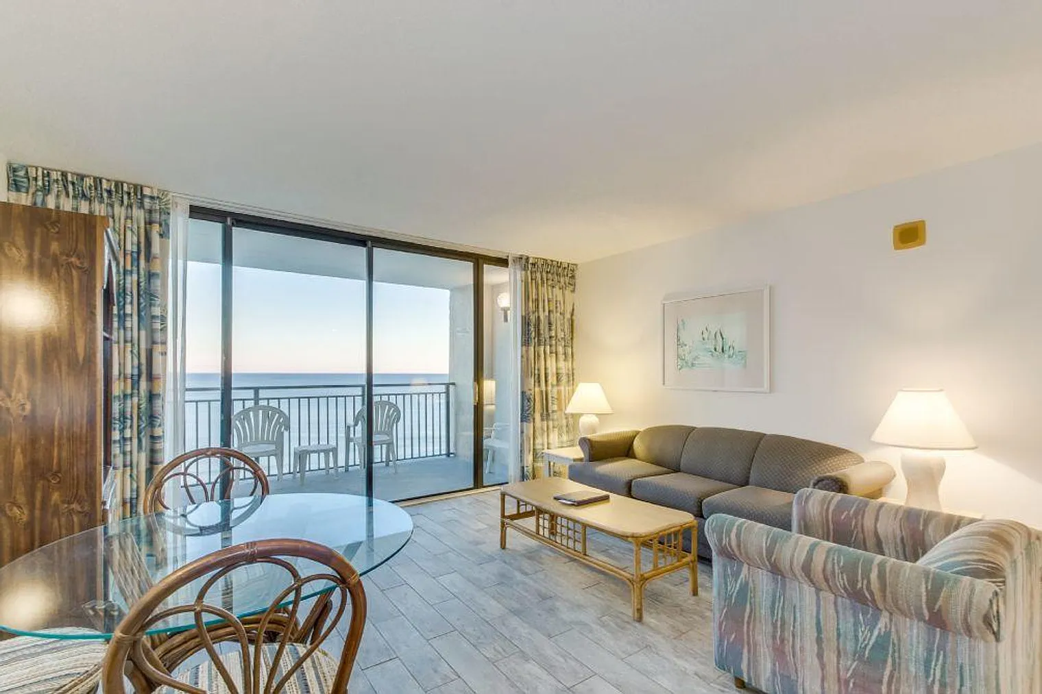 1 bed, 1.0 bath, 592 sqft, $2,576 — Photo 3