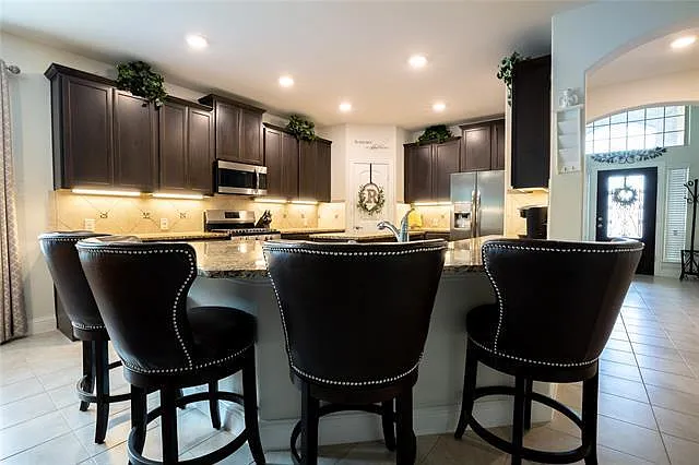 Countertop with Bar Stools