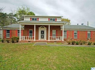 806 Tammy St SW, Decatur, AL 35603