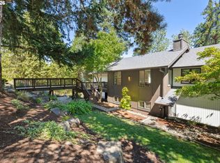 27 Marlboro Ln, Eugene, OR 97405