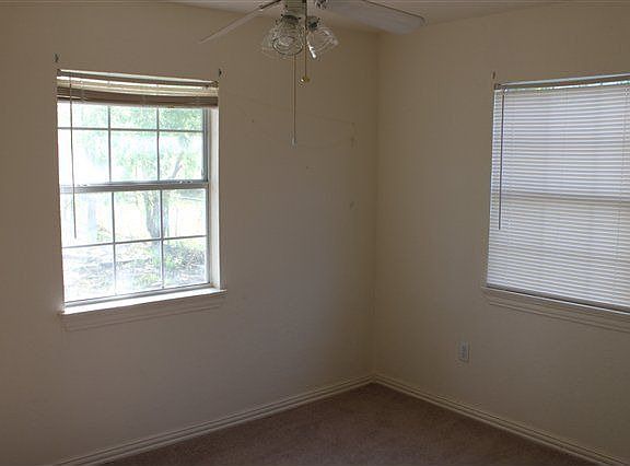 3rd image of 2207 NW 37th St