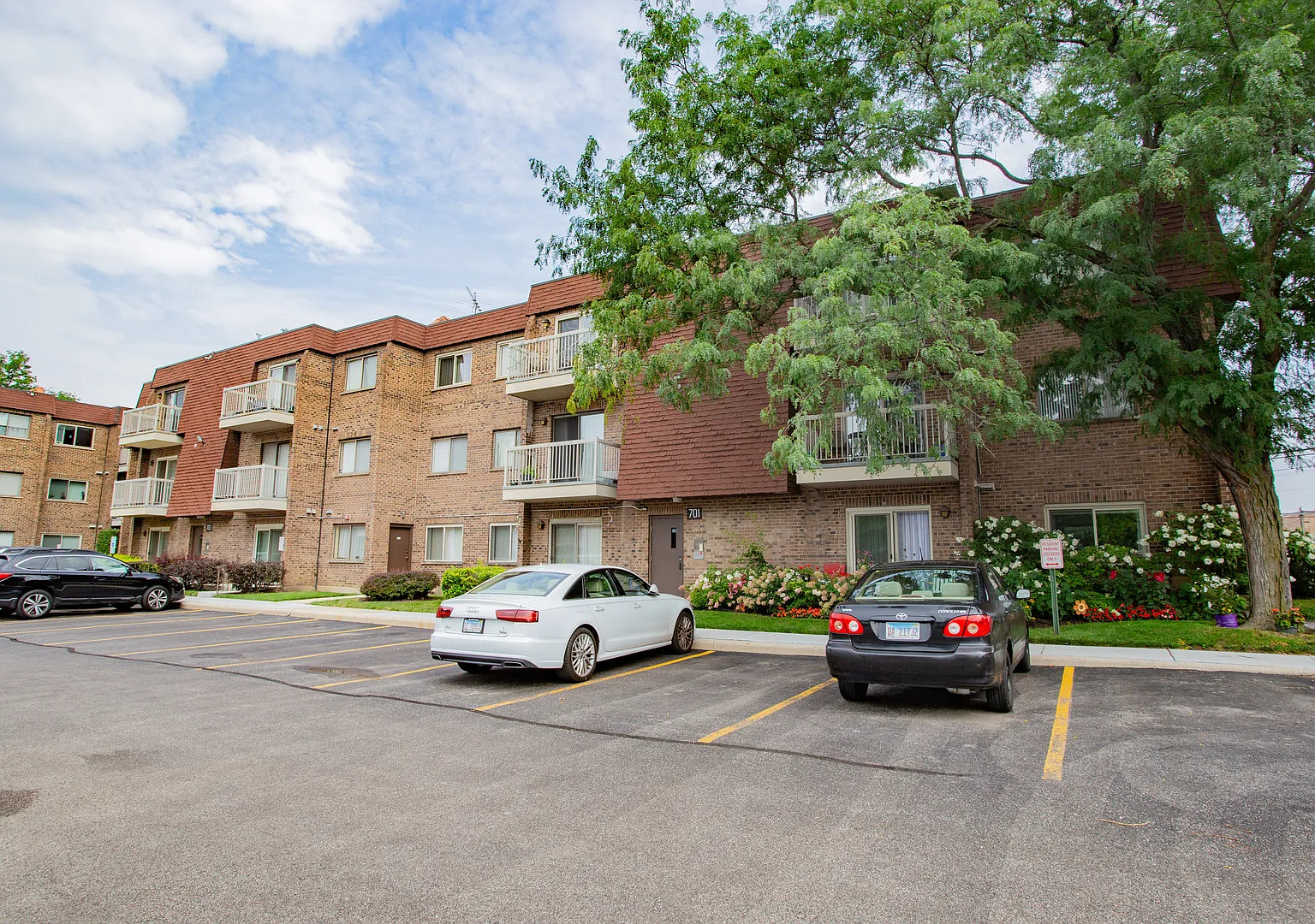 2 bed, 1200 sqft, $1,750 — Photo 4