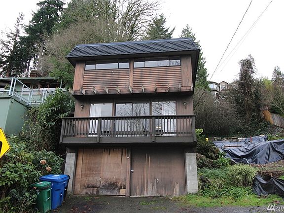 2nd image of 11905 Lakeside Pl NE