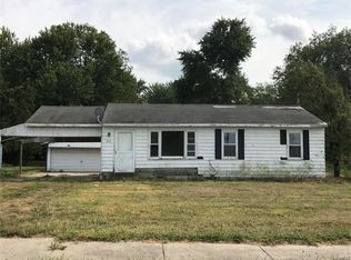 313 W Poplar St, Odin, IL 62870