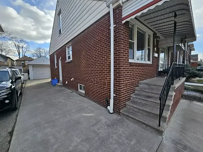 1 bed, 2.0 bath, 1300 sqft, $640 — Photo 3