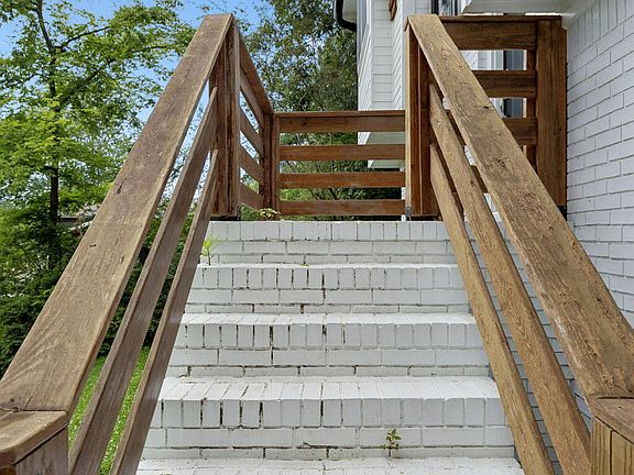 5th image of 9107 Owen Ln
