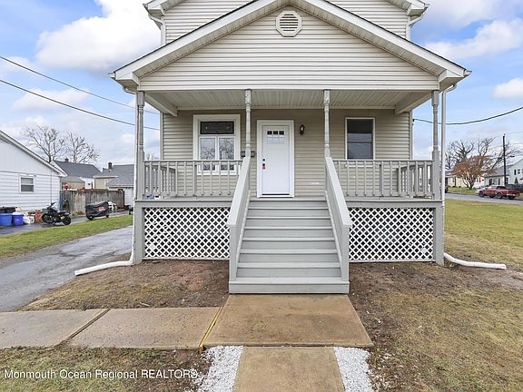 2nd image of 1023 Saint John St