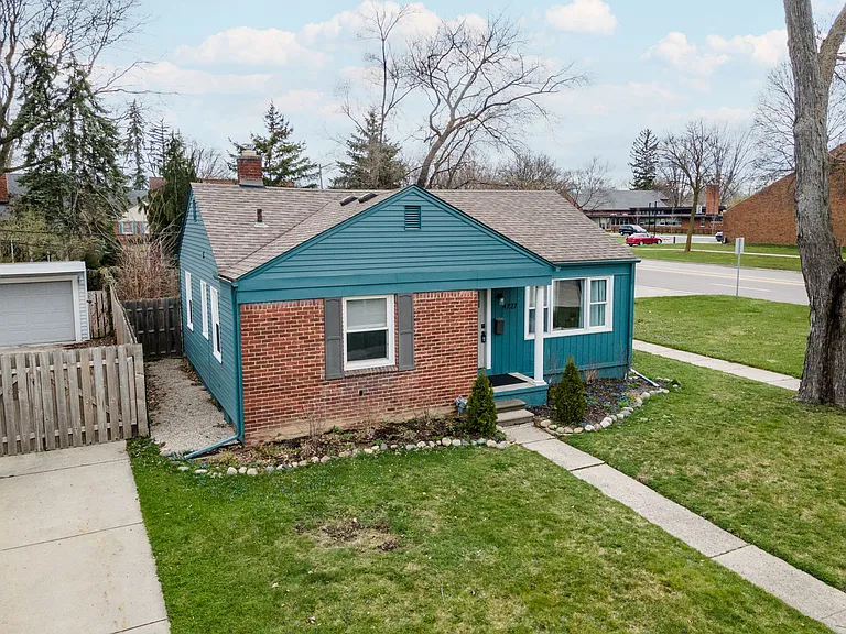 4727 Olivia Ave — Photo 42
